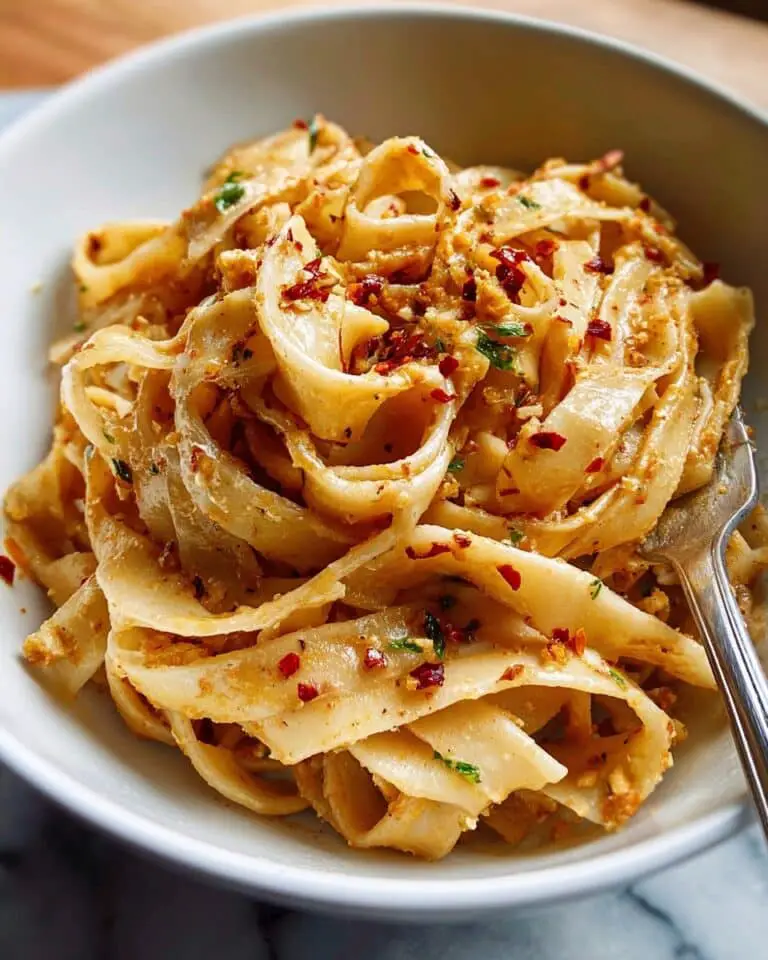 Aromatic Garlic Chilli Noodles with Soy and Vinegar Recipe